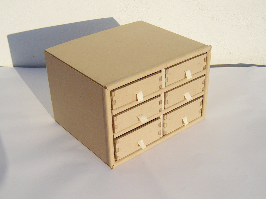 Pudełko archiwalne z szufladkami